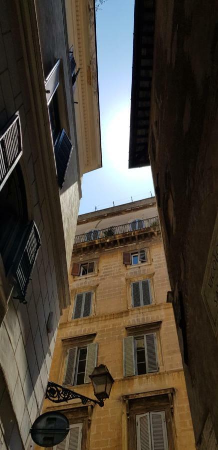 Campo De Fiori House Apartment โรม ภายนอก รูปภาพ